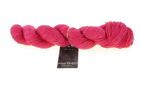 Wool FINEST 2348_ Ultra Red 100% Virgin Wool (Merino fine)